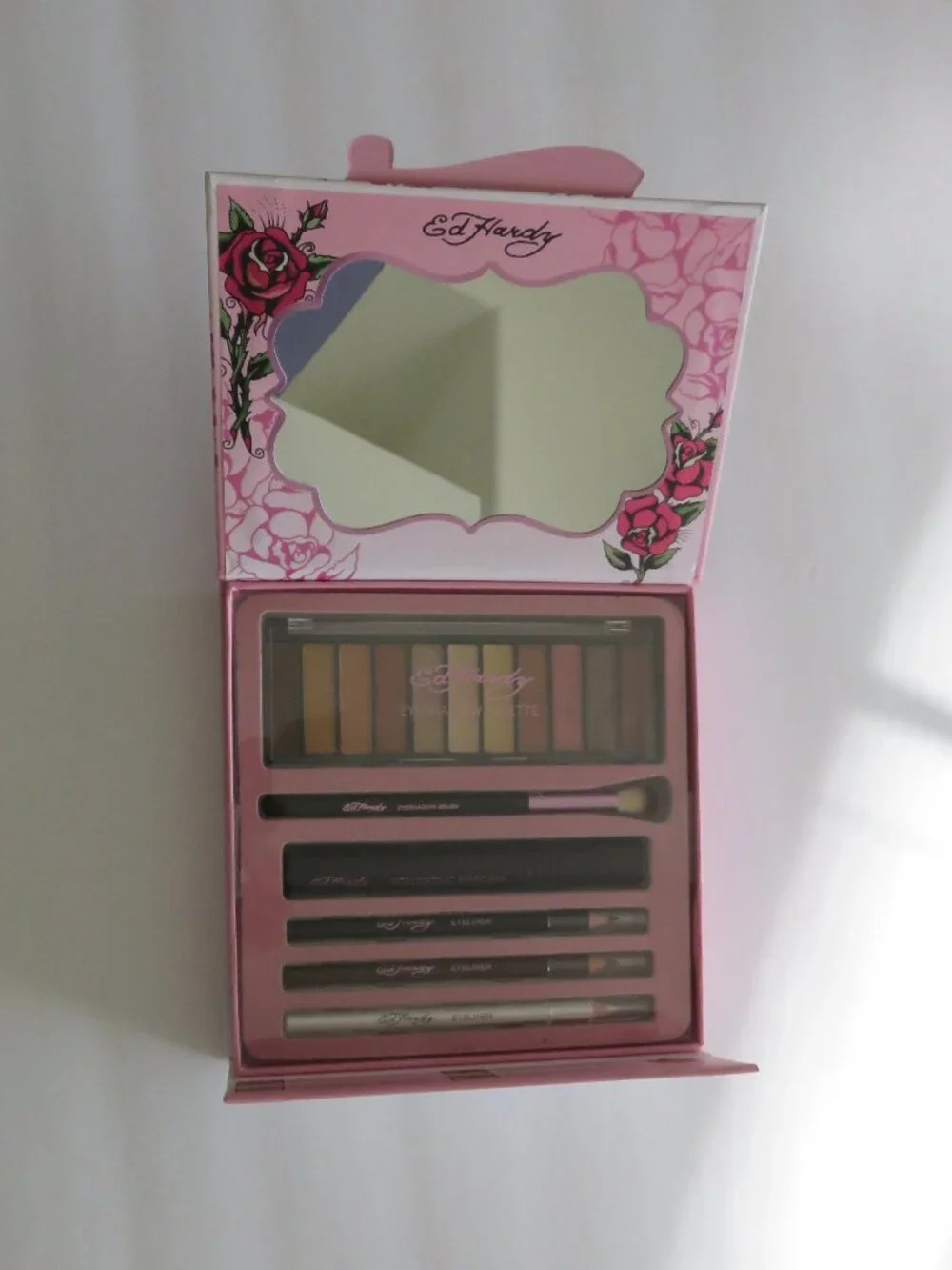 (#101) Ed Hardy 11 PC Essential Eye & Face Palette New Makeup Gift Set